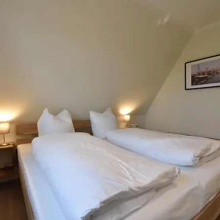 Spacious Holiday In Near Baltic Sea Beach Ferienhaus *